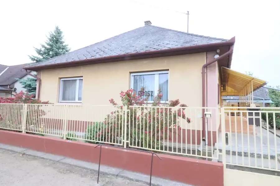 eladó családi ház, Monorierdő