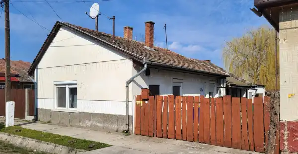 Eladó családi ház, Törtel 3 szoba 80 m² 45 M Ft
