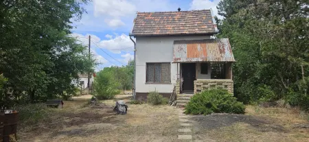 Eladó nyaraló, Tápiószentmárton 2 szoba 43 m² 15.9 M Ft