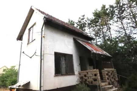 Eladó nyaraló, Tápiószentmárton 2 szoba 43 m² 15.9 M Ft