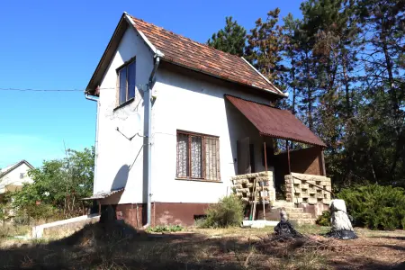 Eladó nyaraló, Tápiószentmárton 2 szoba 43 m² 13.5 M Ft