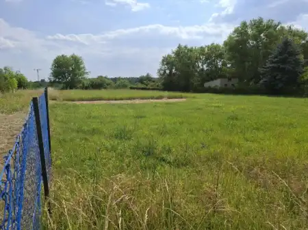 Eladó telek, Tápiószentmárton 784 m² 4.9 M Ft