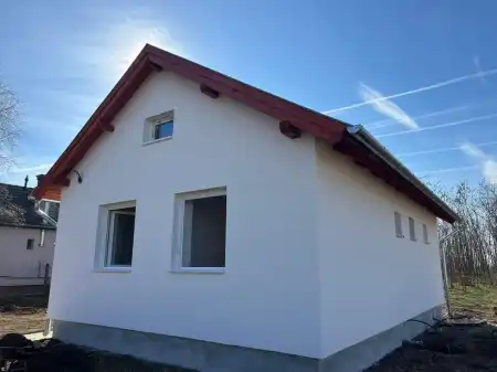 Eladó újépítésű családi ház, Dánszentmiklós 2 szoba 45 m² 33.9 M Ft